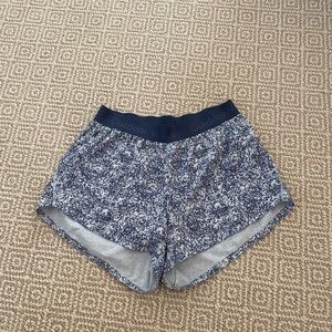 Outdoor voices relay shorts